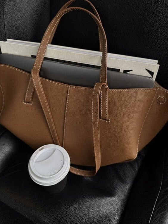Flavia | Donna Borsa Strutturata con Arricciatura Laterale | Elegante e Funzionale